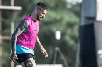 No es Independiente Rivadavia: Darío Benedetto se entrena en un club argentino
