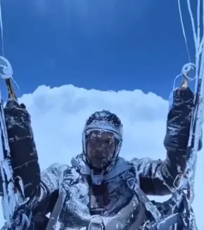 Un parapentista se salvó de milagro.