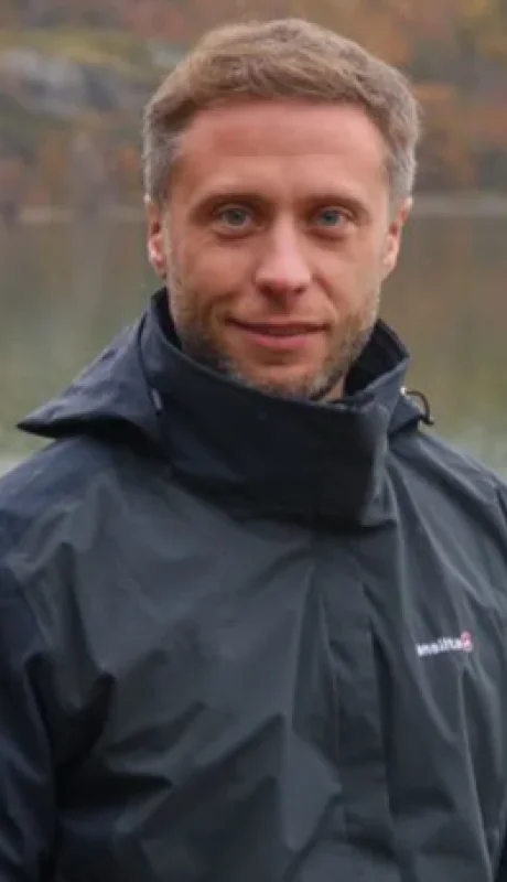 Cristian Larsen.