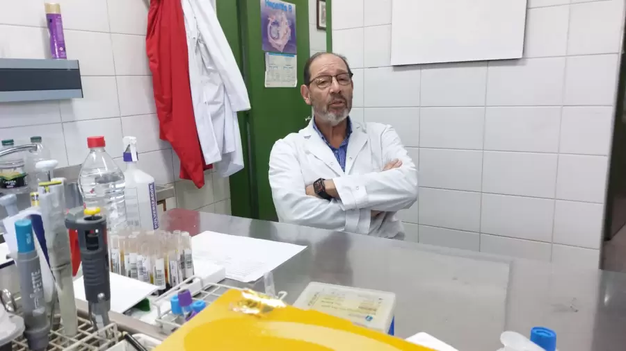 Héctor Cuello, virólogo del Hospital Central de Mendoza/