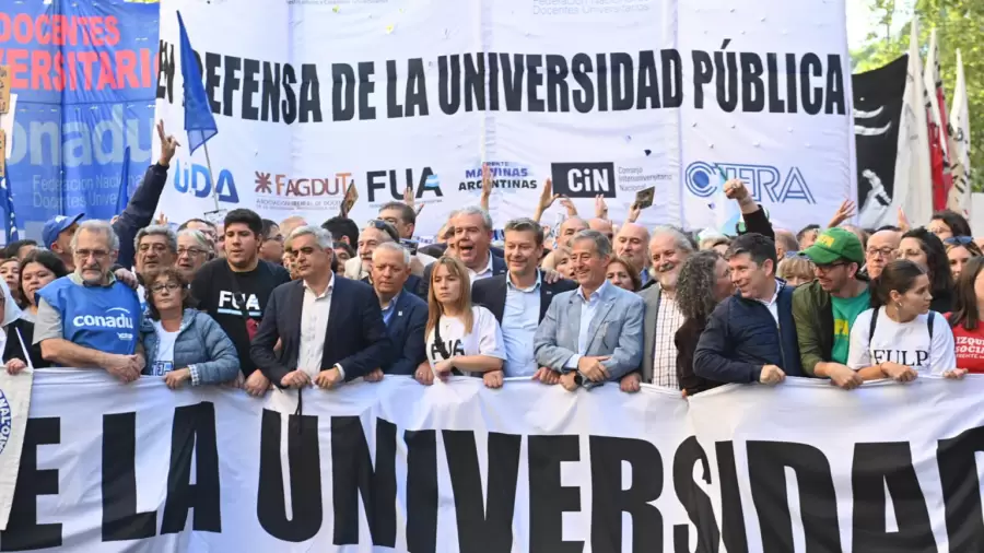 Marcha en defensa de la universidad pública