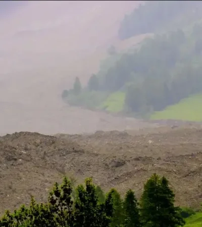 El alud hubiera causado cientos de víctimas fatales si no hubieran sido evacuadas previamente.
