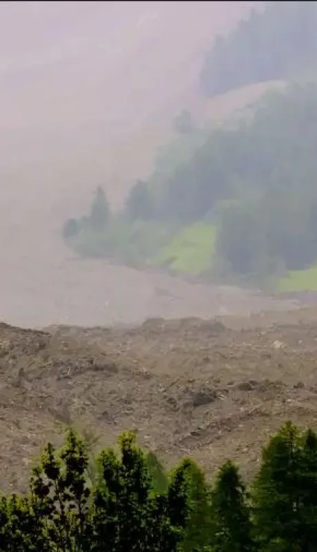 El alud hubiera causado cientos de víctimas fatales si no hubieran sido evacuadas previamente.