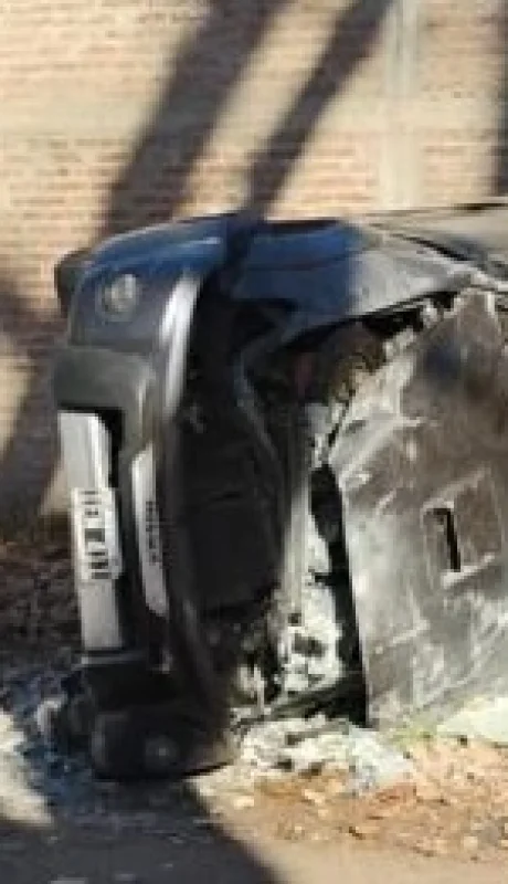 El rodado conducido por la víctima fatal sufrió graves daños. (Foto: gentileza El Cuco Digital)