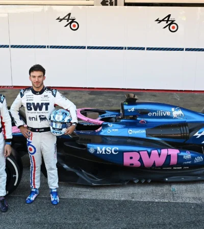 Franco Colapinto corre en Barcelona.