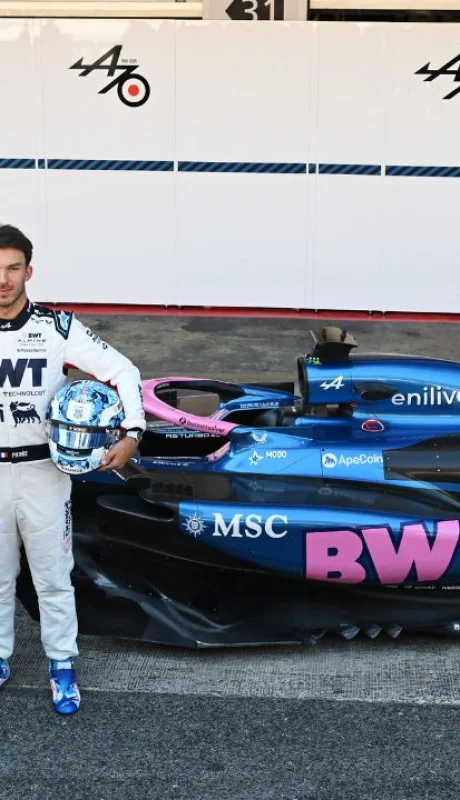 Franco Colapinto corre en Barcelona.