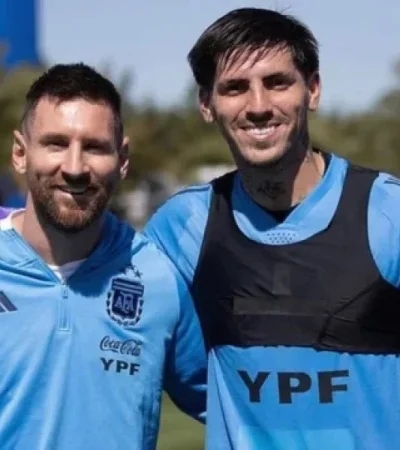Leo Messi junto a Kevin Lomónaco hace unos años