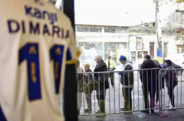 Di María y su camiseta de Rosario Central provocan colas de compradores