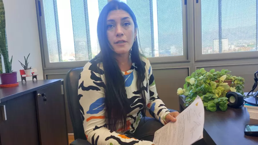 Dirigente Nuria Olivera.