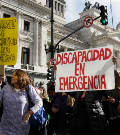 Vuelven a las calles para reclamar la sanción de la ley de Emergencia en Discapacidad frente al Congreso y en todo el país.