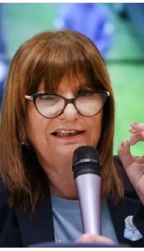 Frente a los reclamos de la familia que exige actualizaciones del estado del uniformado, la ministra se mostró determinada a lograr su liberación.