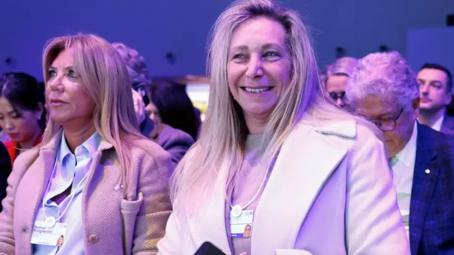 Karina con presencia permanente