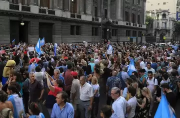 A veces los que dicen ser diferentes al final no lo son tanto