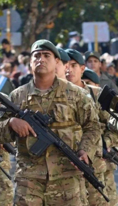 Un ejército que analiza cambio de roles