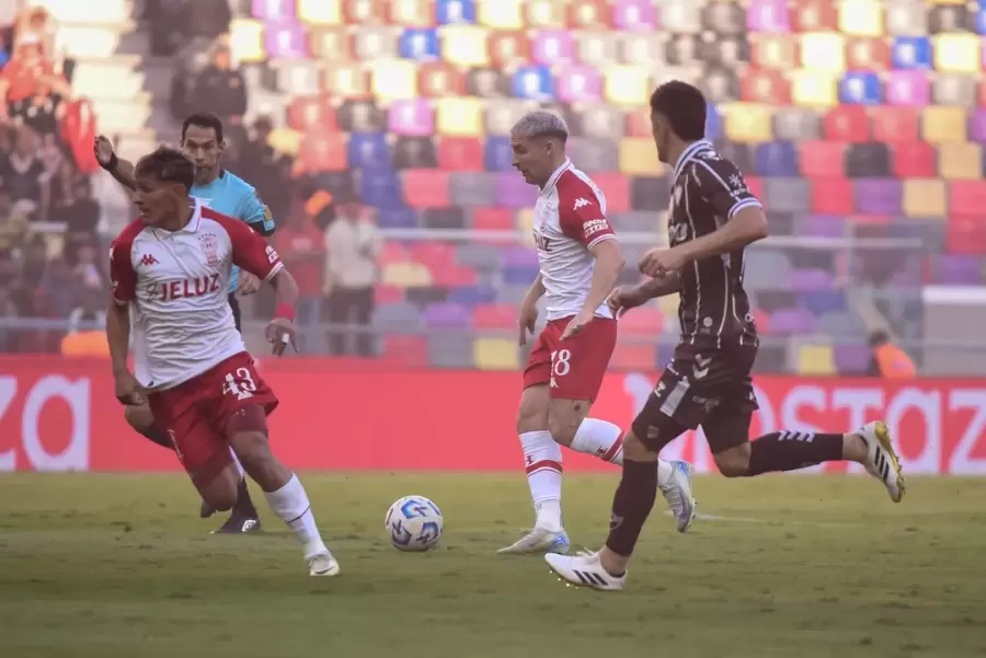 Platense y Huracán juegan la final del Torneo Apertura/ Fuente: X