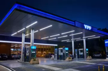 Alivio en los surtidores: YPF baja los precios y rompe la tendencia inflacionaria de diciembre