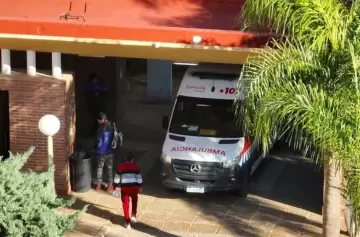 Un bebé pelea por su vida tras caer en un balde con lavandina