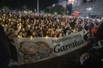 Hospital Garrahan: marcha de velas y fuerte reclamo por salarios dignos