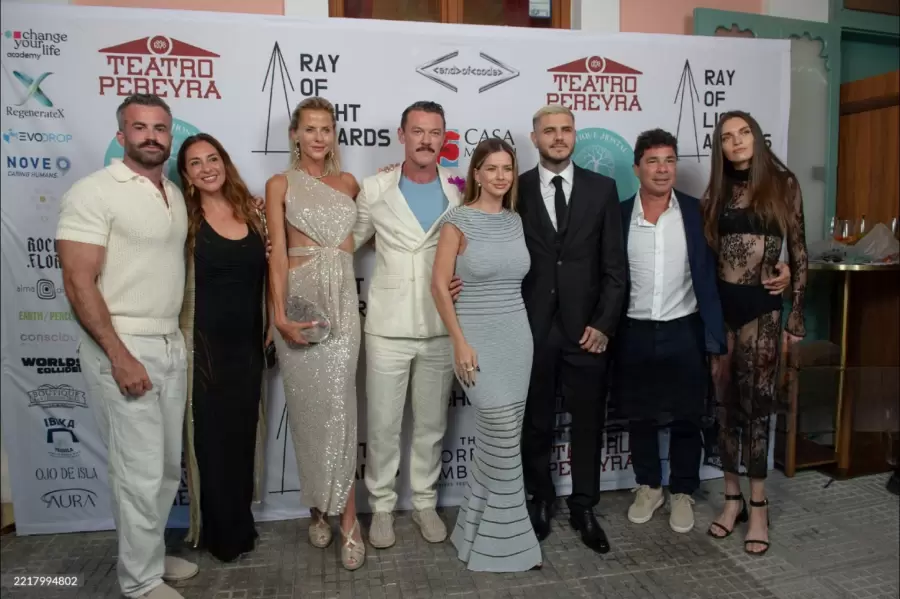 Luke Evans entregó el galardón principal de la ceremonia.