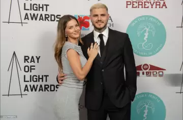 Video: el vestido hot de la China Suárez que hizo arder la alfombra roja de Ibiza