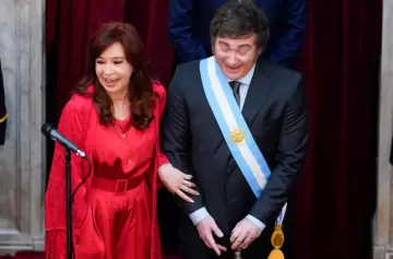 Cristina Kirchner lanzó su primer spot con una crítica directa a Javier Milei