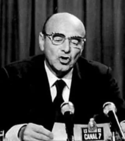 Celestino Rodrigo anuncia anuncia un plan económico que  dejó a todos descolocados. (Foto: archivo web)