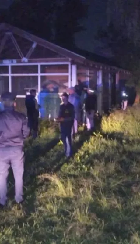 Funcionarios policiales trabajaron en el lugar donde ocurrió el hecho. (Foto: NA)