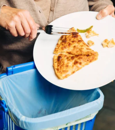 Persona no termina su comida.