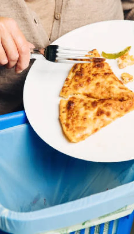 Persona no termina su comida.