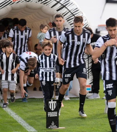 Gimnasia juega el domingo el partido postergado.