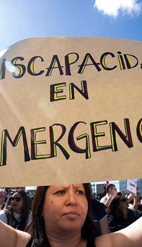 Reclamos y protestas frente al Congreso