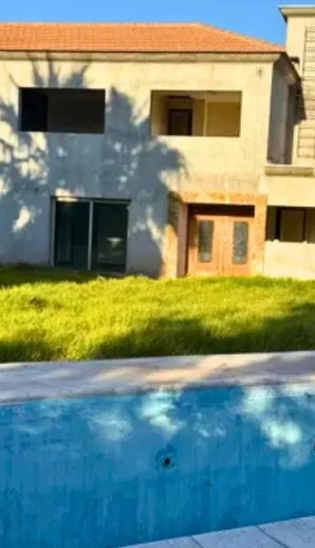 Mansión de Luis Lobos.