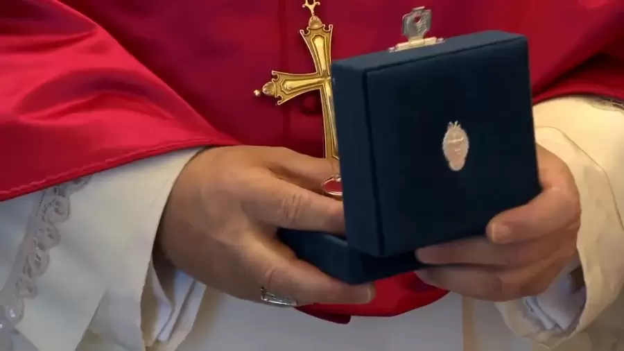 Los regalos que intercambiaron el papa León XIV y el presidente argentino Javier Milei/ Fuente: NA