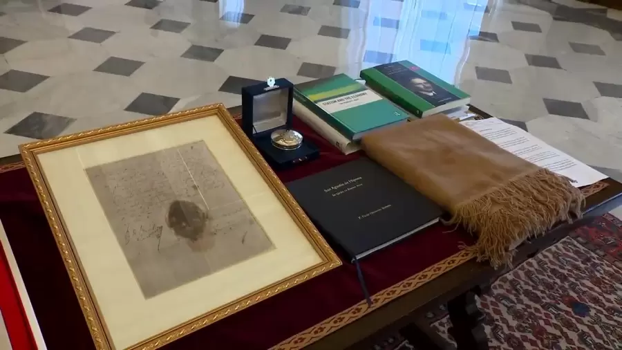 Los regalos que intercambiaron el papa León XIV y el presidente argentino Javier Milei/ Fuente: NA