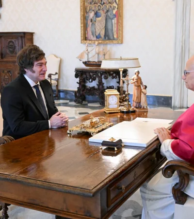 El presidente Javier Milei y el papa Leon XIV. Fuente: Oficina del Presidente