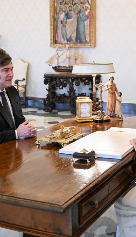 El presidente Javier Milei y el papa Leon XIV. Fuente: Oficina del Presidente