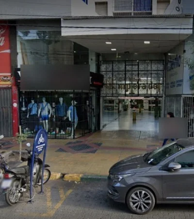 Una joven pareja fue encontrada sin vida en un departamento de alquiler temporario de una galería céntrica de Mendoza/ Fuente Google Maps