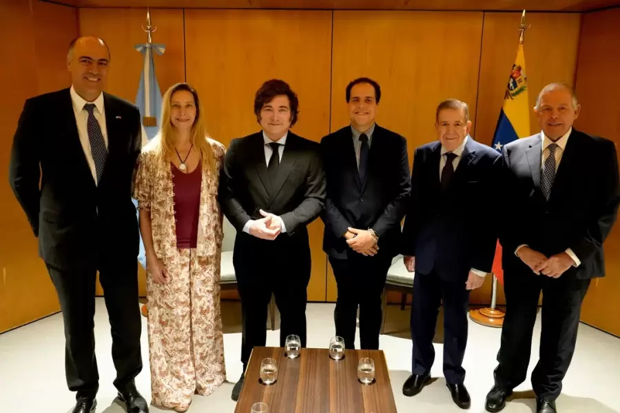 La delegación argentina con el venezolano en Madrid