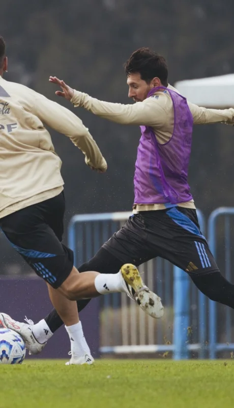Argentina se prepara para recibir a Colombia: Messi titular y los posibles cambios