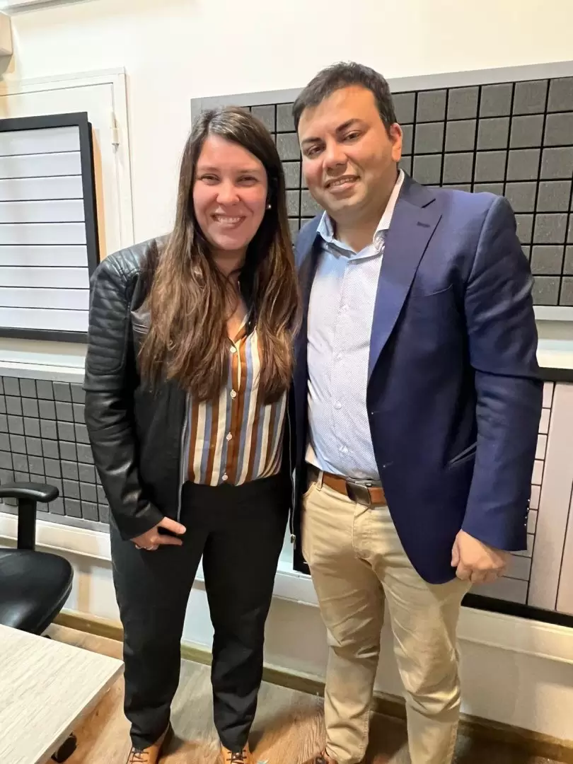 El intendente de Las Heras, Francisco Lo Presti junto con la conductora de Elijo No Creer, Virginia Rizzi en los estudios de Ciudadano News/