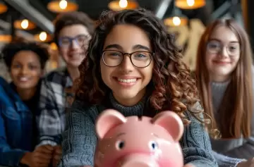 Ocho de cada diez jóvenes administran su plata, pero solo el 15% invierte