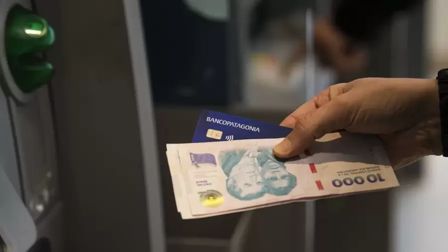 El nivel salarial no permite mejorar el consumo