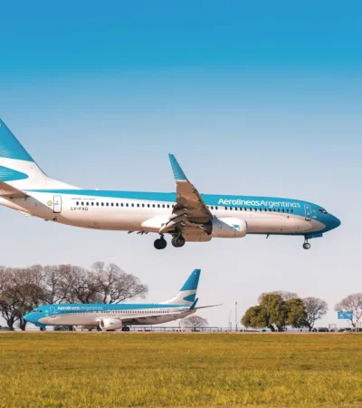 Aerolíneas Argentinas cancelará mañana 22 vuelos y reprogramará 28/