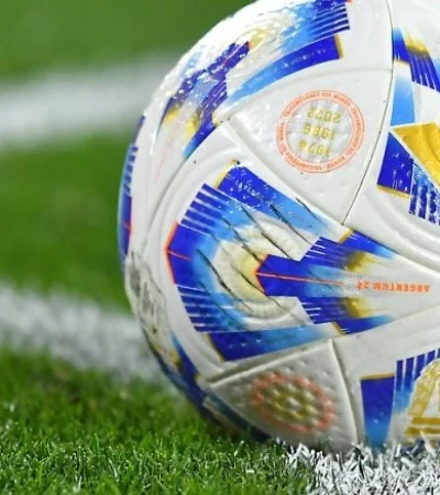 La pelota vuelve a rodar este martes en Sudamérica.