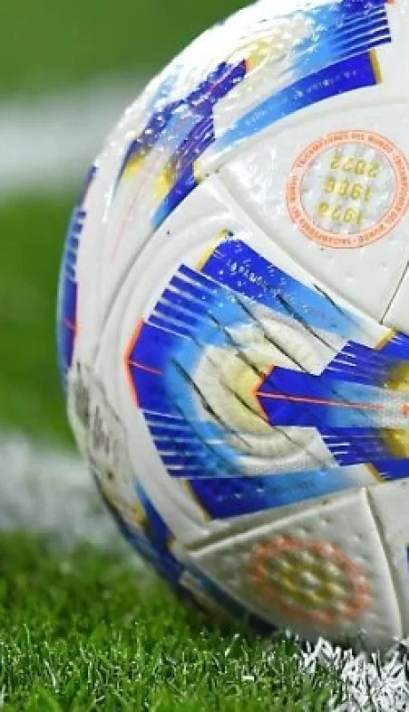 La pelota vuelve a rodar este martes en Sudamérica.