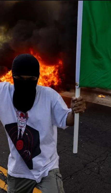 La populosa ciudad lleva tres días de fuertes enfrentamientos.