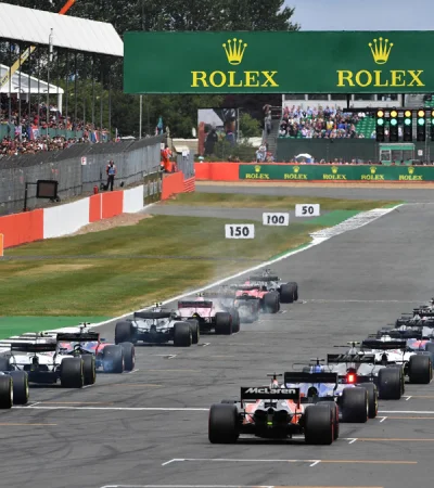 Toma nota de los horarios que tendrán los 24 GP de F1.