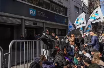 Tensión en las calles: vigilia y cortes de tránsito por la decisión de la Corte