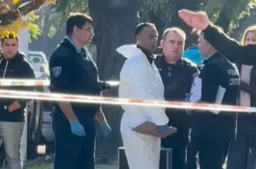Conmoción: un reconocido médico fue hallado sin vida junto a un hacha ensangrentada
