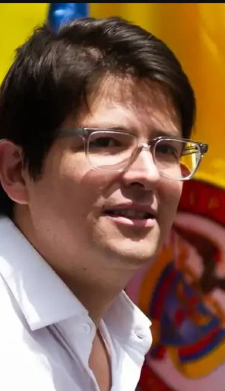 Uribe Turbay continua en estado crítico.